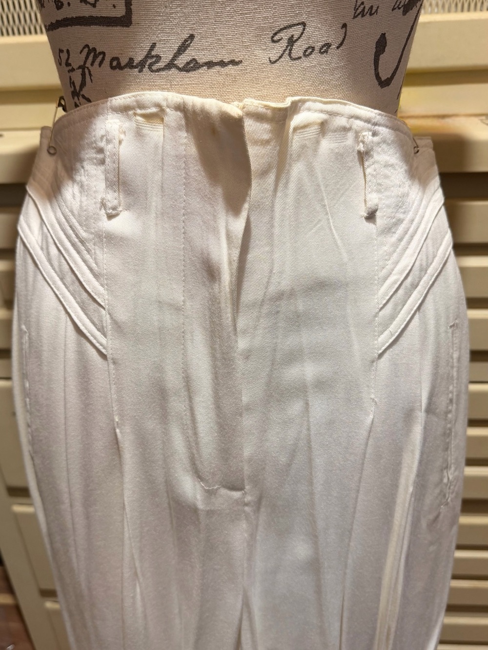 VTG 2Pc Pearl & Gold Embellished Pant Set from Cache’s Gold Label Era - Picture 7 of 8